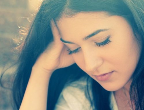 Cómo ayudar a un adolescente con depresión: 9 tips